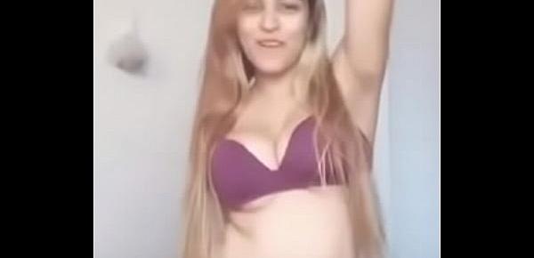 TikTok slut advertising her horny body